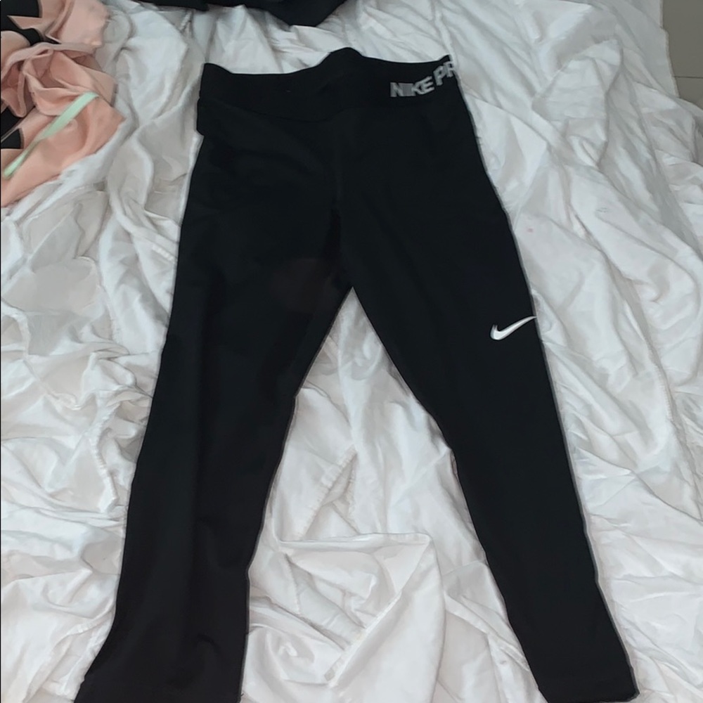 Nike pro cropped leggings with mesh design